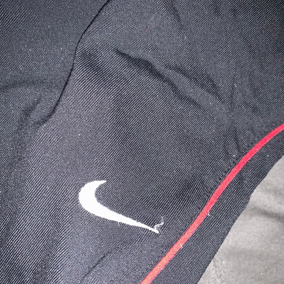 NIKE capri leggings w/ red piping! - Picture 3 of 5